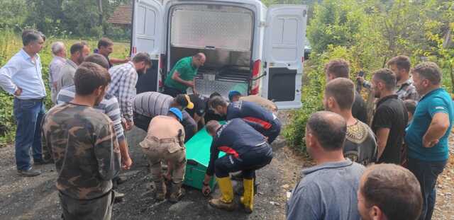 Samsun'u vuran selde kaybolan genç kadının cansız bedeni dere kenarında bulundu Samsun'u vuran selde kaybolan genç kadının cansız bedeni dere kenarında bulundu