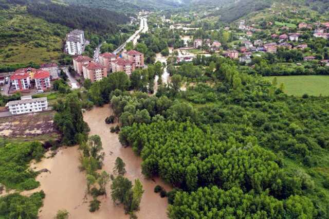 Sel ve heyelan Karadeniz'i esir aldı! Bakan Yerlikaya ve Tunç felaketi yaşayan Bartın'a doğru yola çıktı