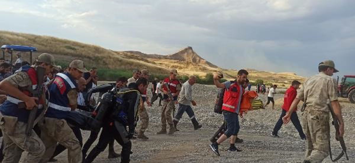Siirt\'te çaya düşen Veysi, kayboldu (2)