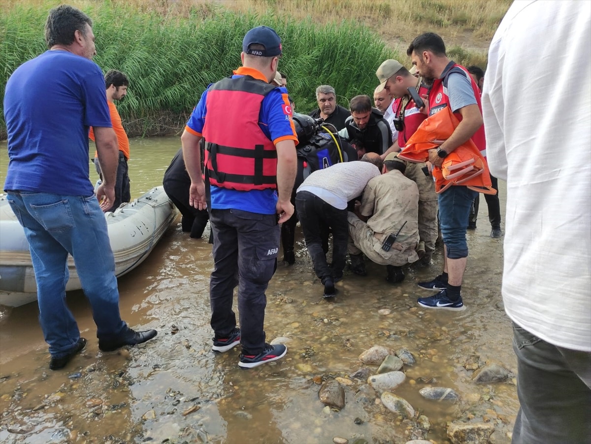 Siirt\'te çayda kaybolan gencin cesedi bulundu