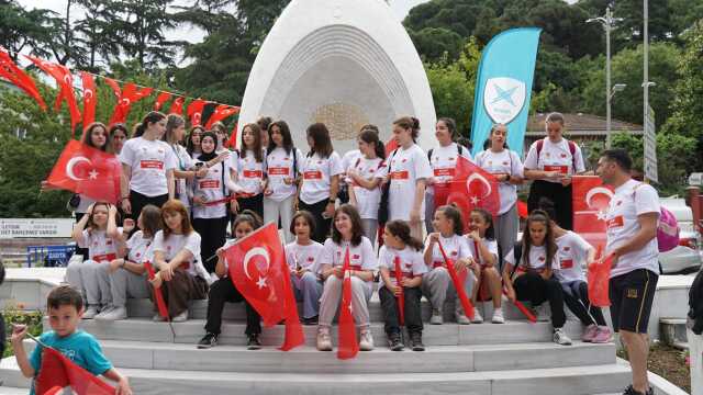 TÜGVA Gençleri 15 Temmuz 3. Vatan Koşusunda Şehitler Makamı'na koştu TÜGVA Gençleri 15 Temmuz 3. Vatan Koşusunda Şehitler Makamı'na koştu