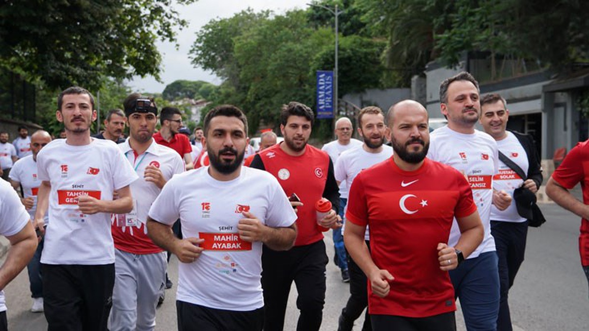 TÜGVA Gençleri, 15 Temmuz 3. Vatan Koşusunda Şehitler Makamı\'na koştu