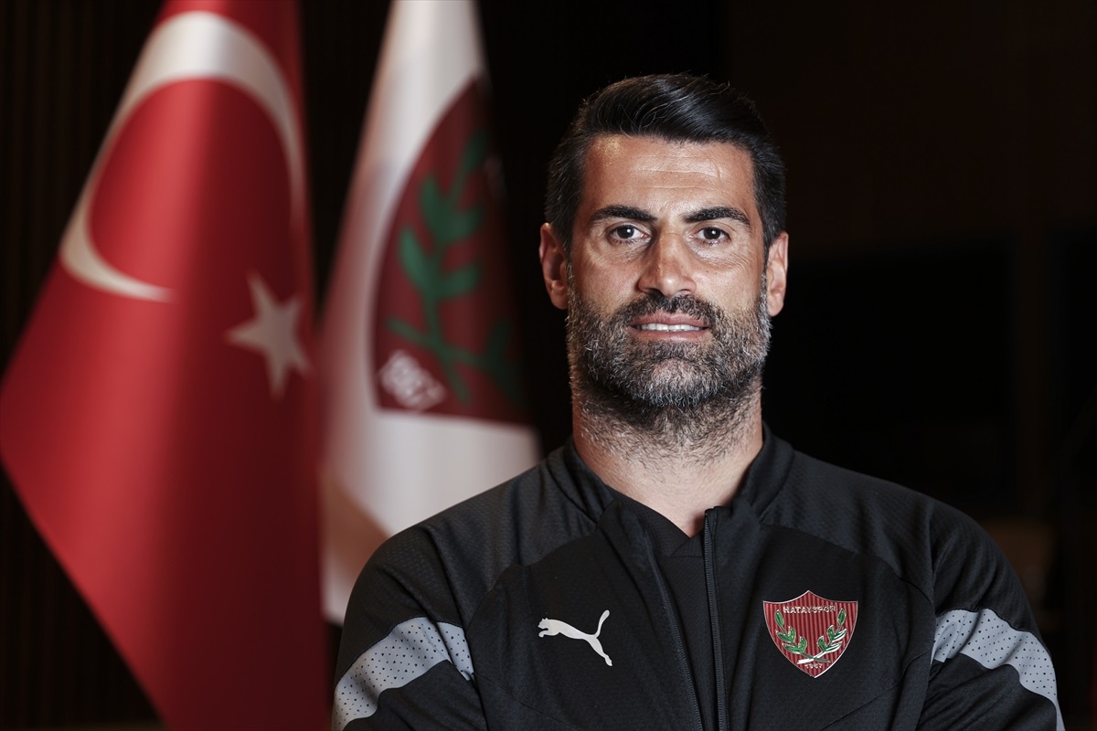 Volkan Demirel, Hataylıları Hull City maçını izlemeye davet etti
