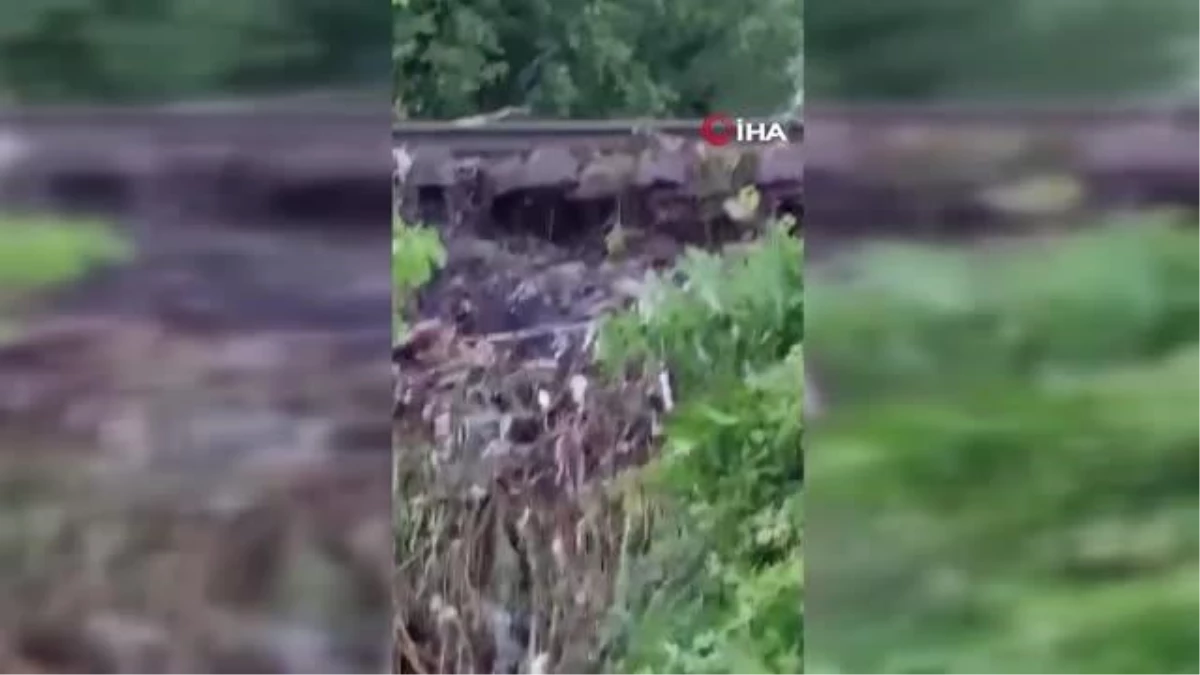 Zonguldak\'ta tren yolu raylarının zemini boşaldı, faciadan dönüldü