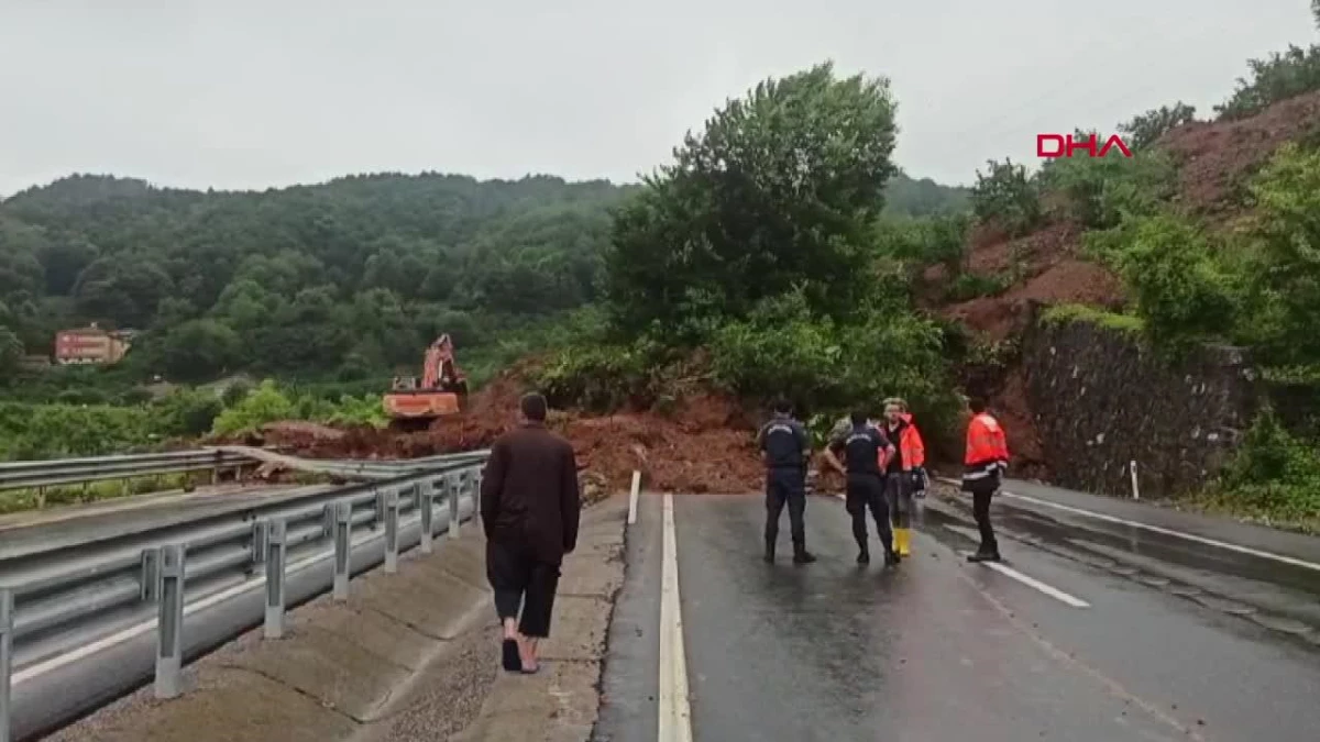 Zonguldak\'ta Sağanak Sonrası Su Taşkınları ve Yol Kapanması