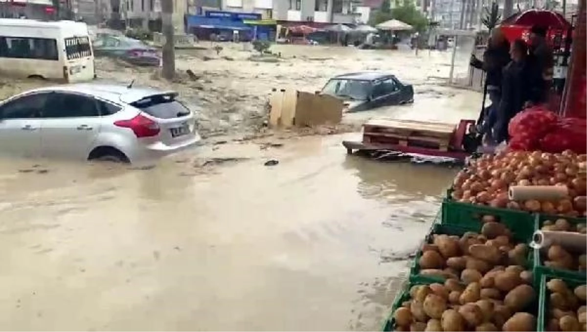 Zonguldak\'ta Sağanak Yağış Sonrası Kent Merkezi ve İlçelerde Taşkınlar Meydana Geldi