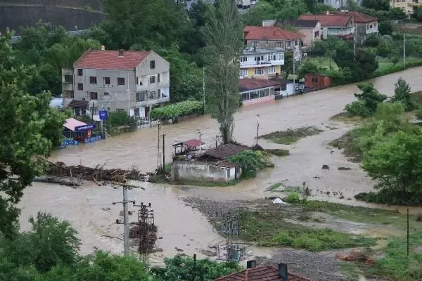 Zonguldak'ta sağanak yağış sonucu heyelan ve sel felaketi