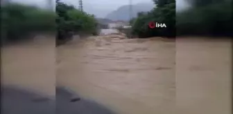 Zonguldak'ta sağanak sele neden oldu, üç köye ulaşım sağlayan köprü kullanılamıyor