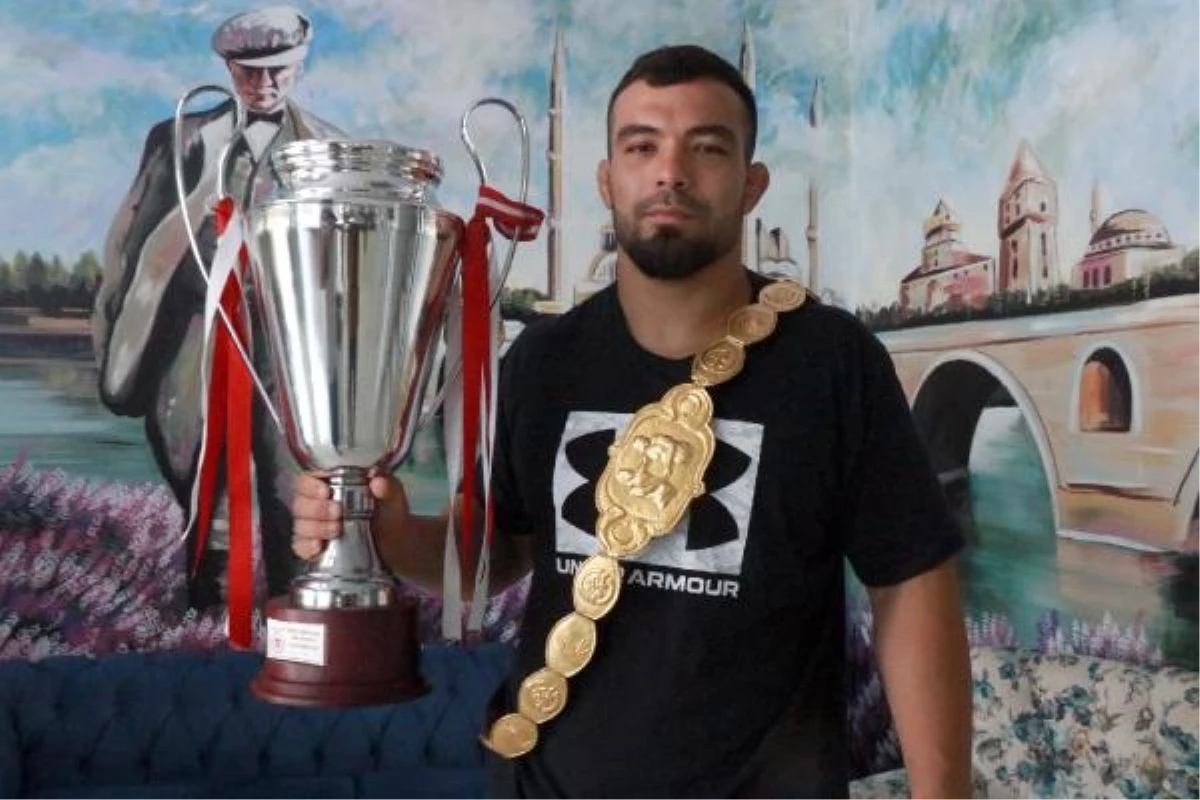 Yusuf Can Zeybek, Kırkpınar\'da Şampiyon Olmanın Gururunu Yaşıyor