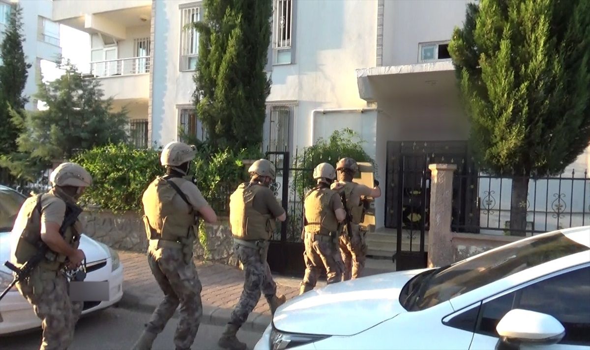 Adıyaman\'da PKK/KCK operasyonunda 4 zanlı gözaltına alındı
