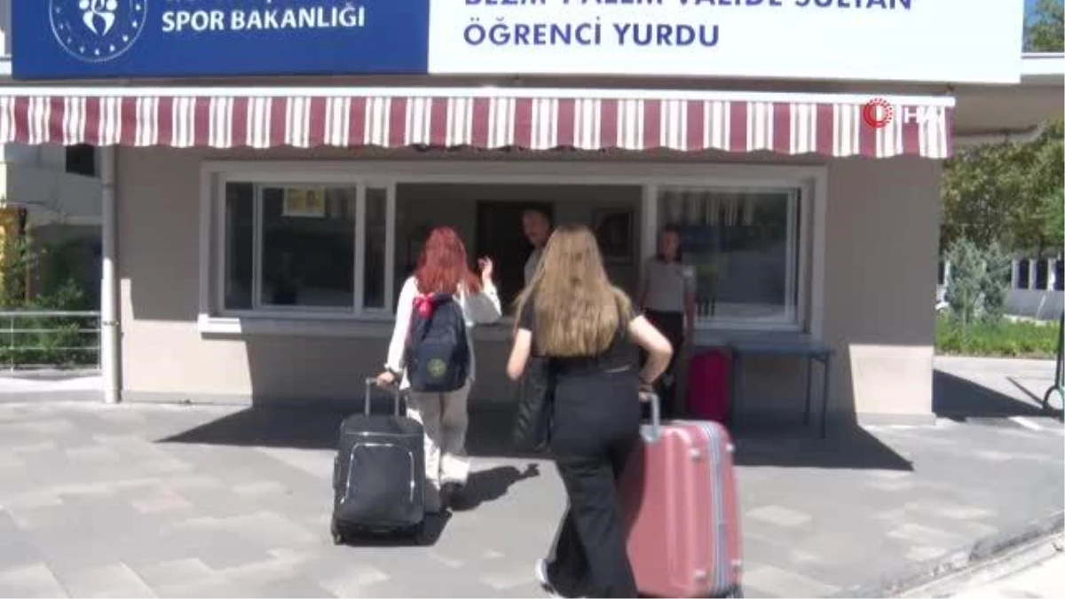 Antalya\'da Gençlere Ücretsiz Tatil Başladı