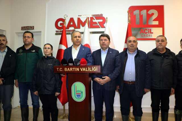 Bakan Yerlikaya ve Bakan Tunç, selim vurduğu Bartın'da: Yağış 15.00'e kadar sürecek, dere yataklarından uzak durun Bakan Yerlikaya ve Bakan Tunç, selim vurduğu Bartın'da: Yağış 15.00'e kadar sürecek, dere yataklarından uzak durun