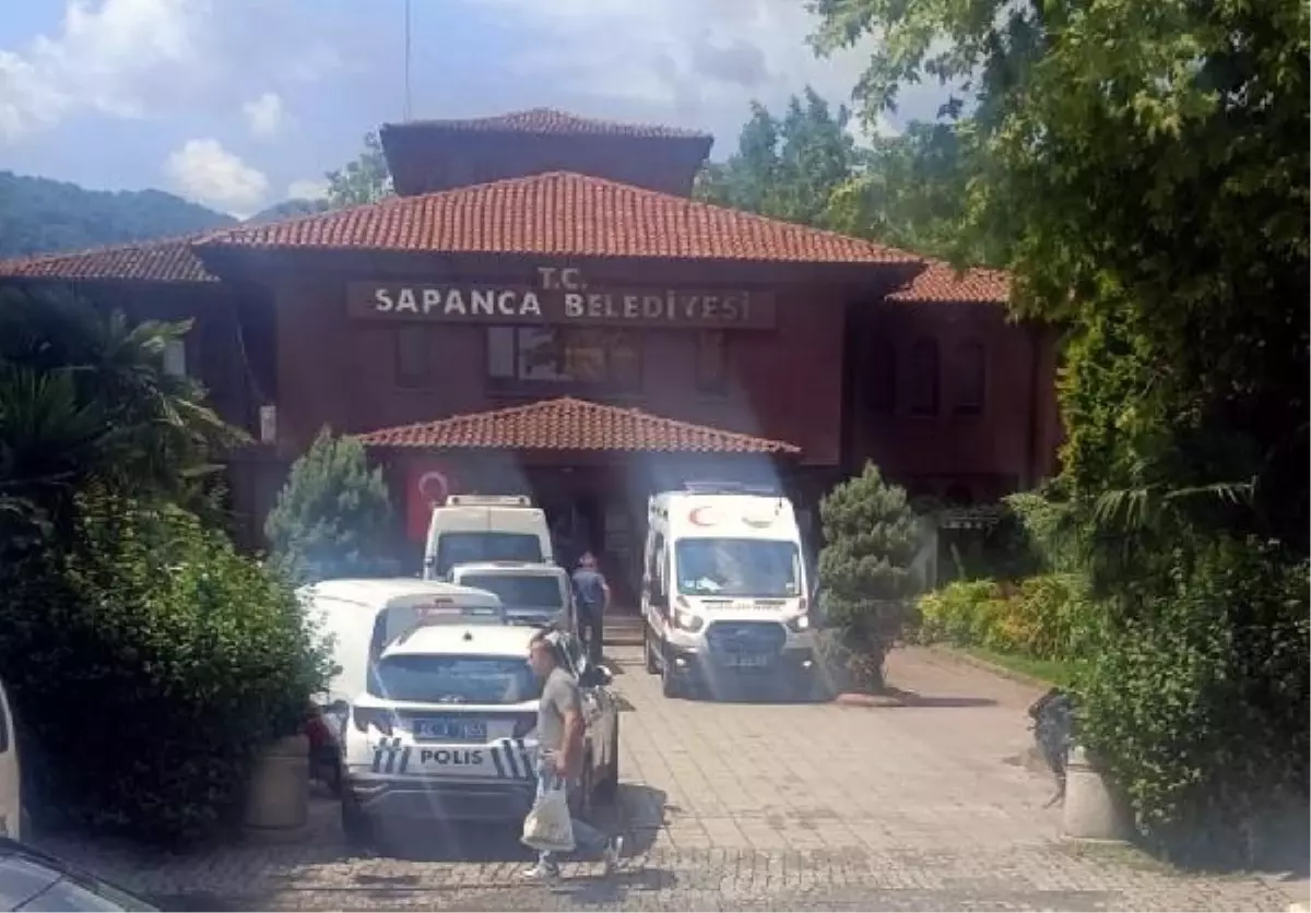 Sapanca Belediye Başkanının Makam Odasında Silahlı Saldırı