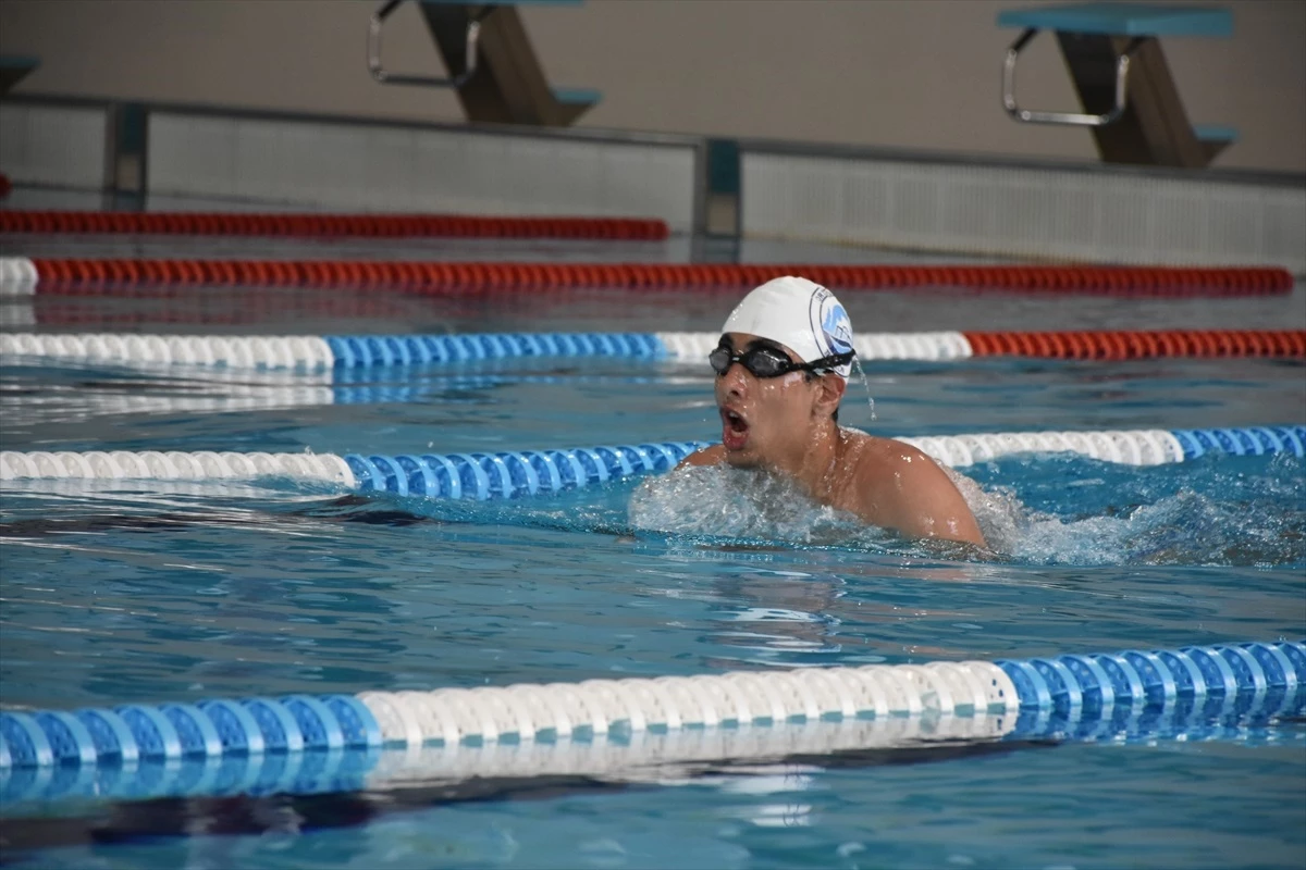Otizmli Sporcu Yiğit Yeşilyurt, Yüzmede Başarılarına Devam Ediyor
