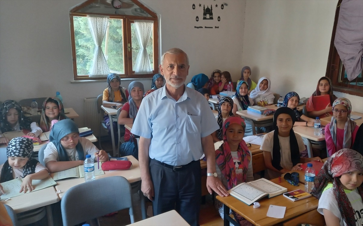 Beypazarı İlçe Müftüsü Ahmet İnciler, Yaz Dönemi Kur\'an Kurslarını Ziyaret Etti