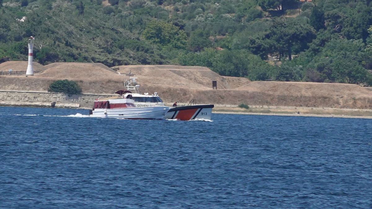 Çanakkale Boğazı\'nda 83 düzensiz göçmen yakalandı