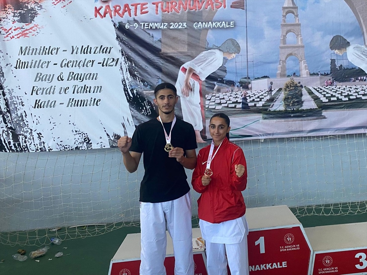 Diyarbakır Büyükşehir Belediyesi Sporcuları Çanakkale Open Karate Turnuvası\'nda Madalya Kazandı