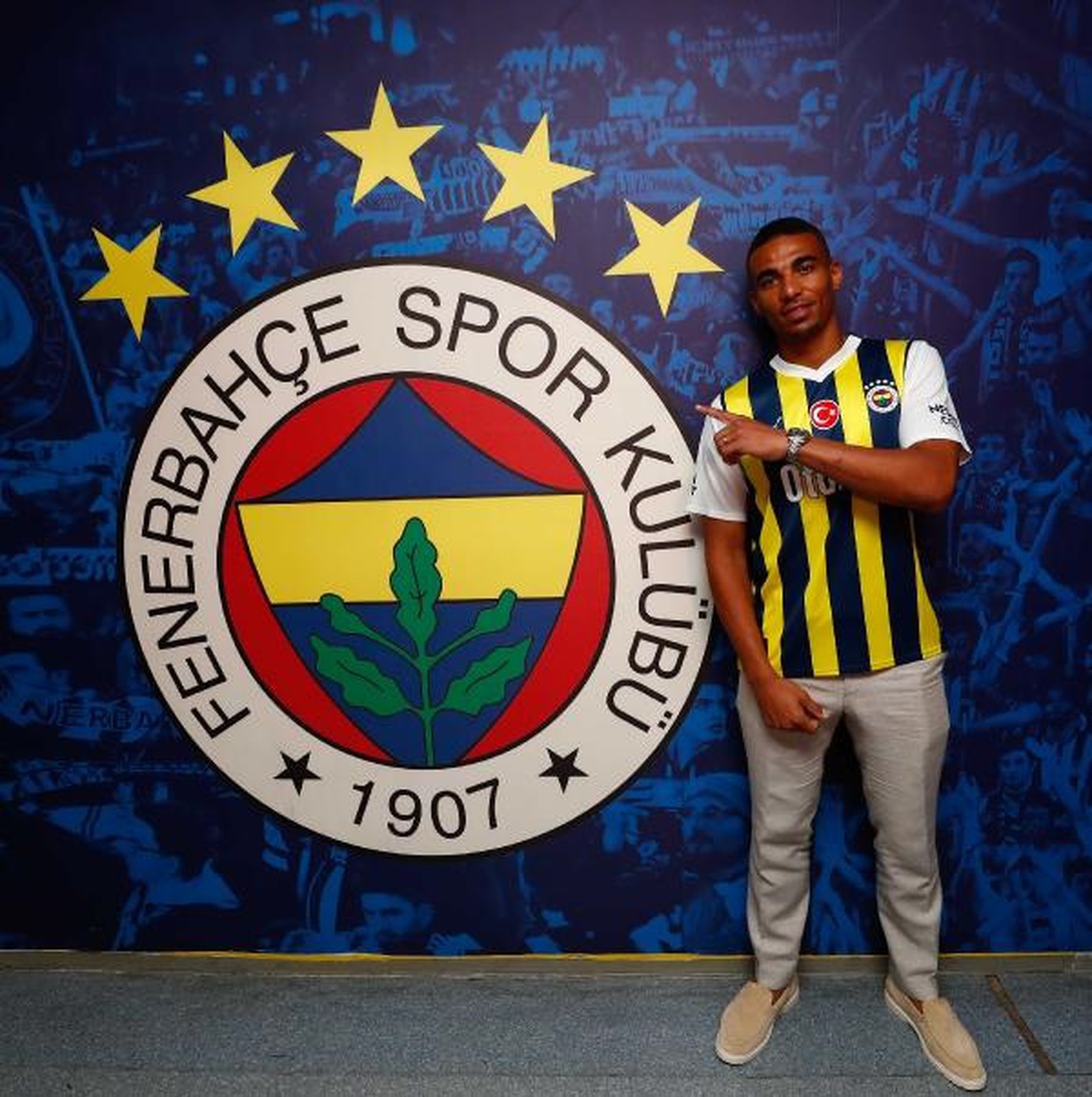 Fenerbahçe, Alexander Djiku\'yu kadrosuna kattı
