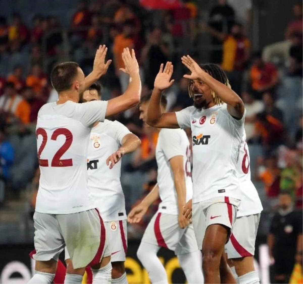 Galatasaray, Kisvarda FC\'yı 2-0 mağlup etti