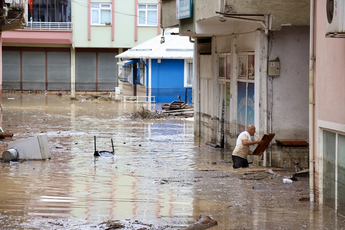 Giresun\'da Şiddetli Yağış Sonucu Dere Taşkını ve Su Baskınları