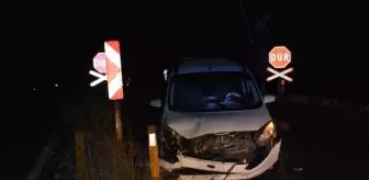 Tokat'ta Hemzemin Geçitte Kaza: Anne ve Oğlu Yaralandı