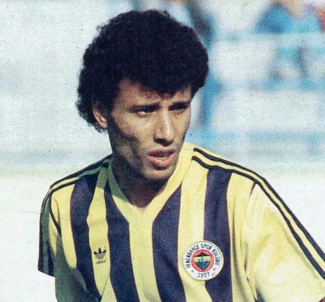 Kalbi evlat acısına daha fazla dayanamadı! Fenerbahçe'nin eski futbolcusu Ümit Birol hayatını kaybetti Kalbi evlat acısına daha fazla dayanamadı! Fenerbahçe'nin eski futbolcusu Ümit Birol hayatını kaybetti