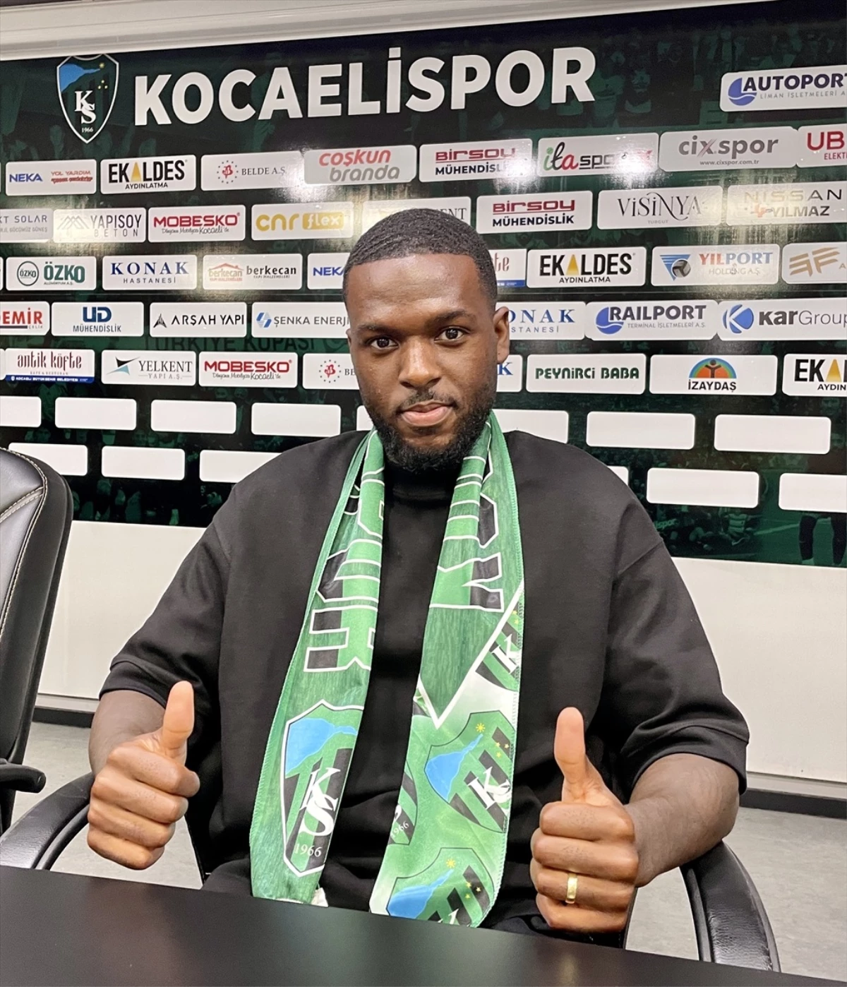 Kocaelispor, Kouakou ve Fatih Bektaş ile sözleşme imzaladı