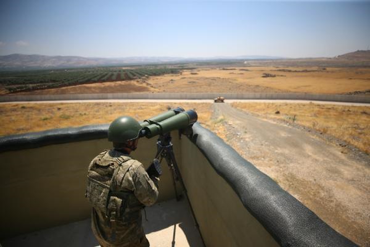 Milli Savunma Bakanlığı, Suriye\'den yasa dışı yollarla girmeye çalışan PKK/PYD/YPG mensubunu yakaladı