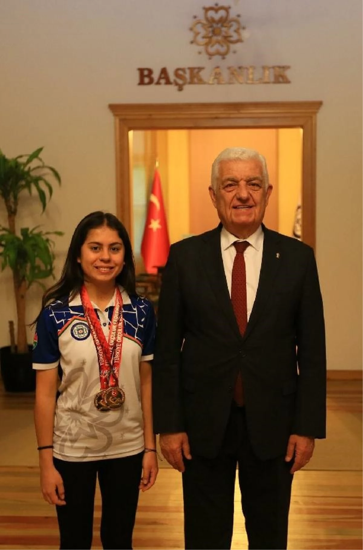 Muğla Büyükşehir Belediyespor Okçusu Hazal Burun Dünya Gençlik Şampiyonası\'nda Gümüş Madalya Kazandı