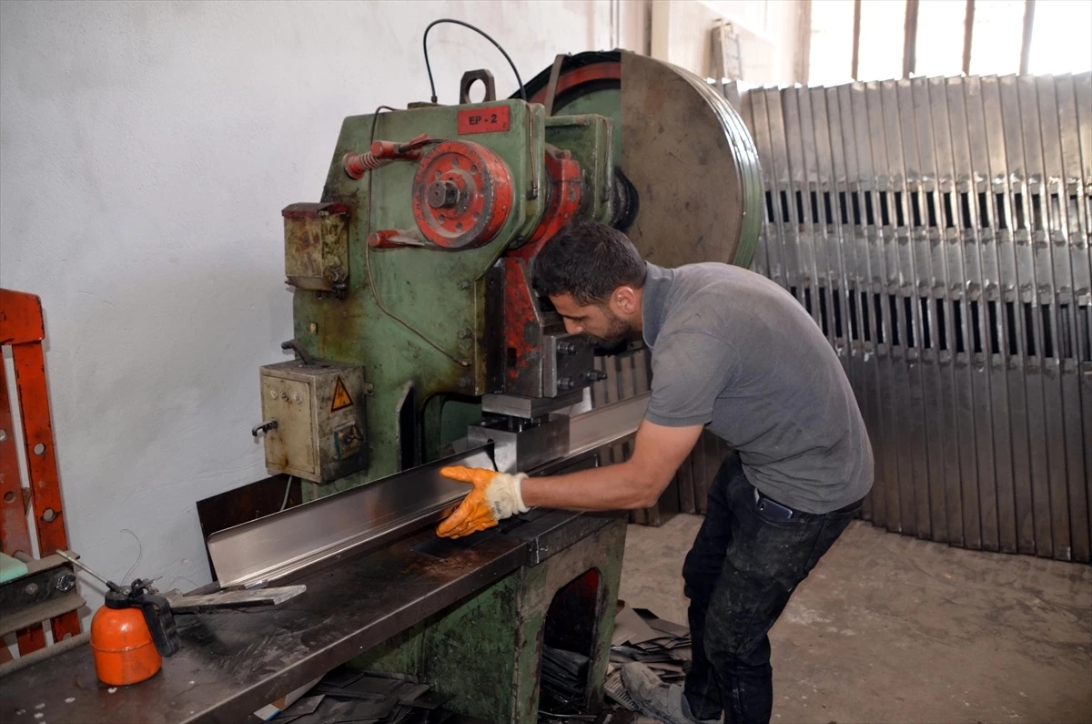 Muş\'ta Üretilen Çelik Kapılar Dünya Pazarına Açılıyor