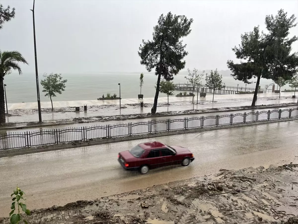 Ordu\'da heyelan nedeniyle kapanan yollar açıldı