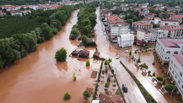 Sel nedeniyle sular altında kalan Bartın havadan görüntülendi! Manzara içler acısı