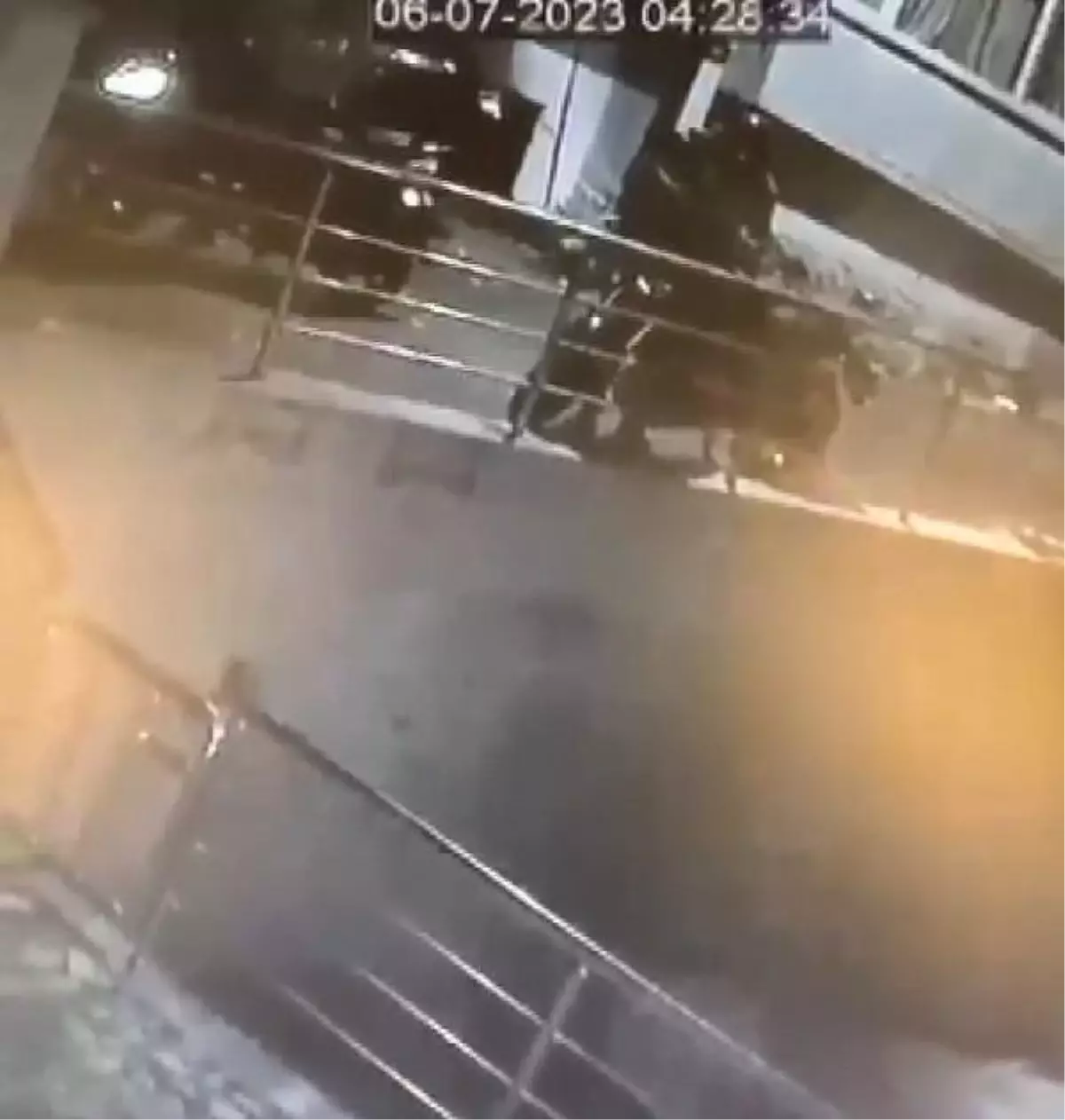 Şişli'de Motosiklet Hırsızlığı Güvenlik Kamerasında