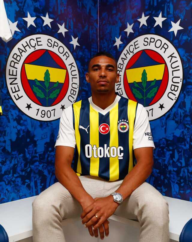 Son Dakika: Fenerbahçe, Ganalı stoper Alexander Djiku ile 3+1 yıllık sözleşme imzaladı