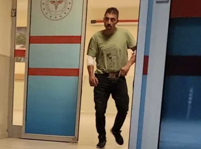 16 yaşındaki kız çocuğu, 10 yaşındaki çocuğu darbedip, babasını bıçakladı 16 yaşındaki kız çocuğu, 10 yaşındaki çocuğu darbedip, babasını bıçakladı