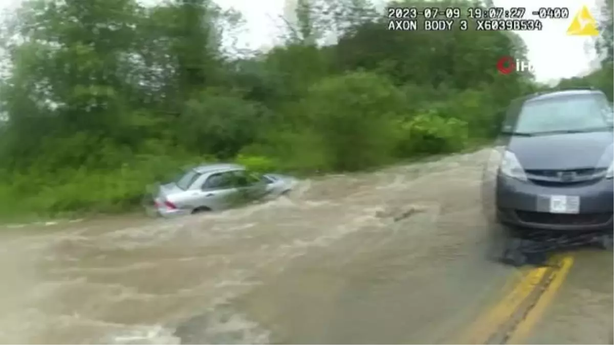 ABD\'nin kuzeydoğusu sel felaketleriyle boğuşuyor, New York\'ta yolda kalanlar polis tarafından kurtarıldı