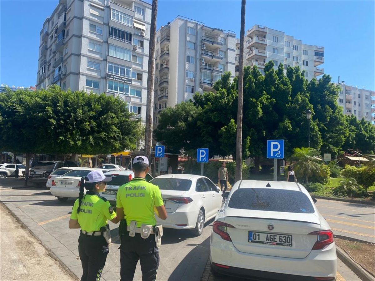 Adana\'da Hatalı Park ve Kaldırım İşgali Denetiminde Ceza Yazıldı