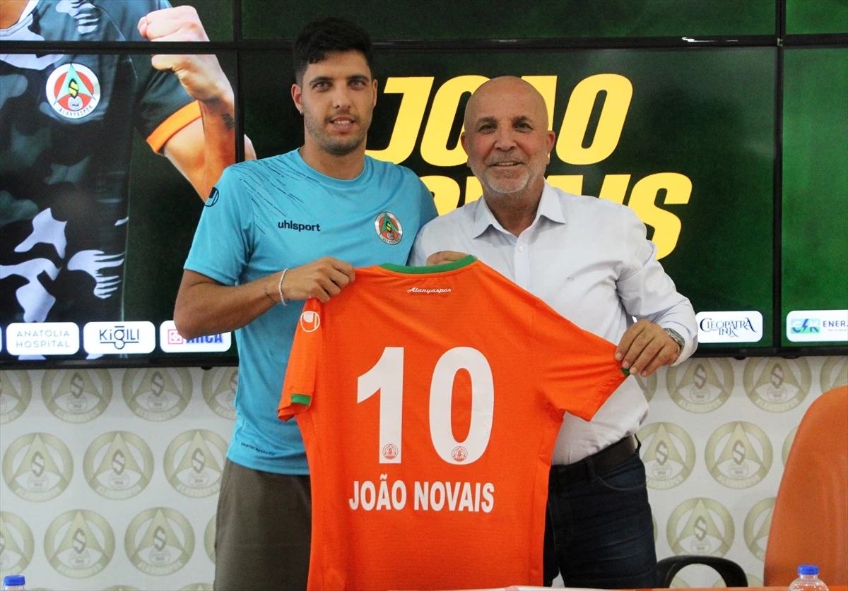 Corendon Alanyaspor, eski oyuncusu Joao Novais ile 2 yıllık sözleşme imzaladı