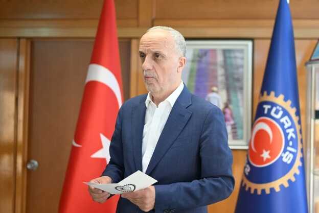 Bahçeli'nin ardından emekli maaşlarına ilişkin bir çağrı da TÜRK-İŞ Başkanı Atalay'dan geldi Bahçeli'nin ardından emekli maaşlarına ilişkin bir çağrı da TÜRK-İŞ Başkanı Atalay'dan geldi