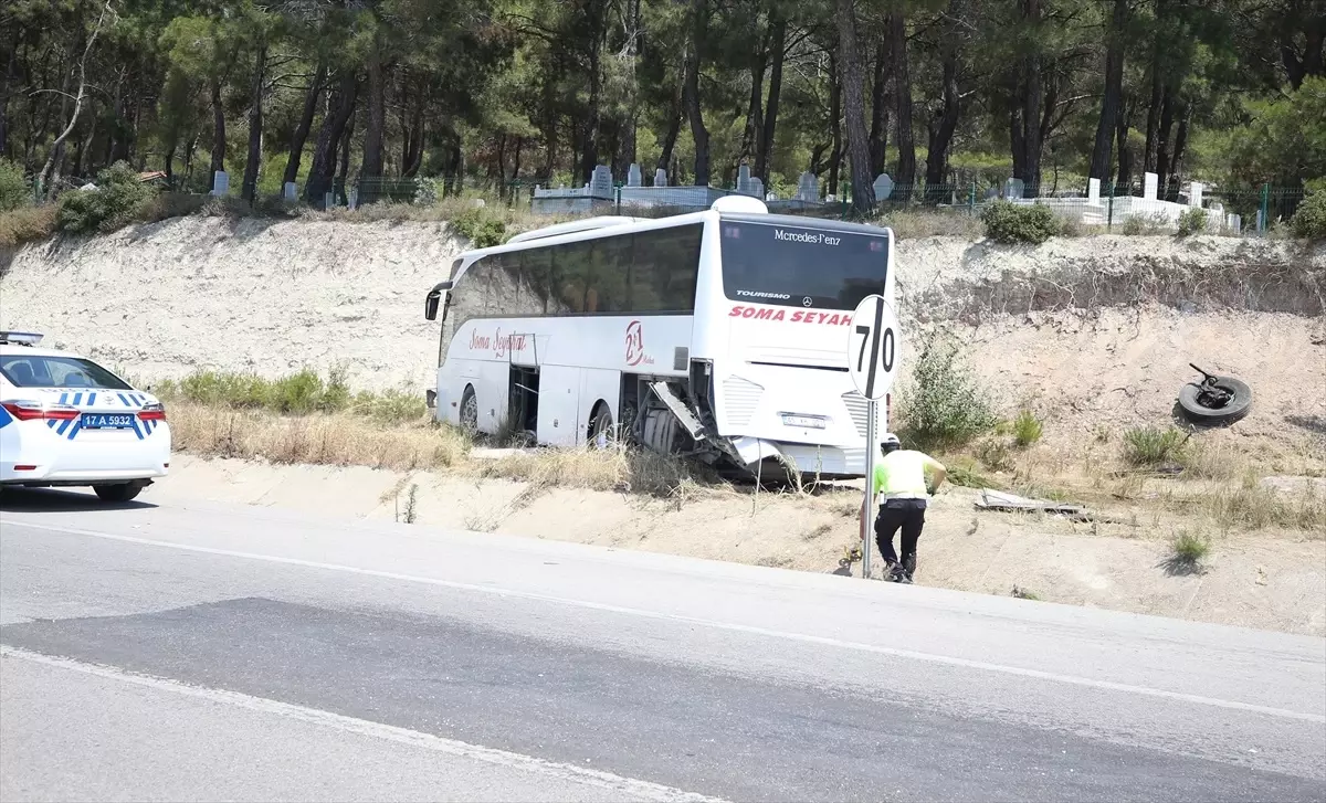 Çanakkale\'de Kontrolden Çıkan Otobüste 5 Yolcu Yaralandı