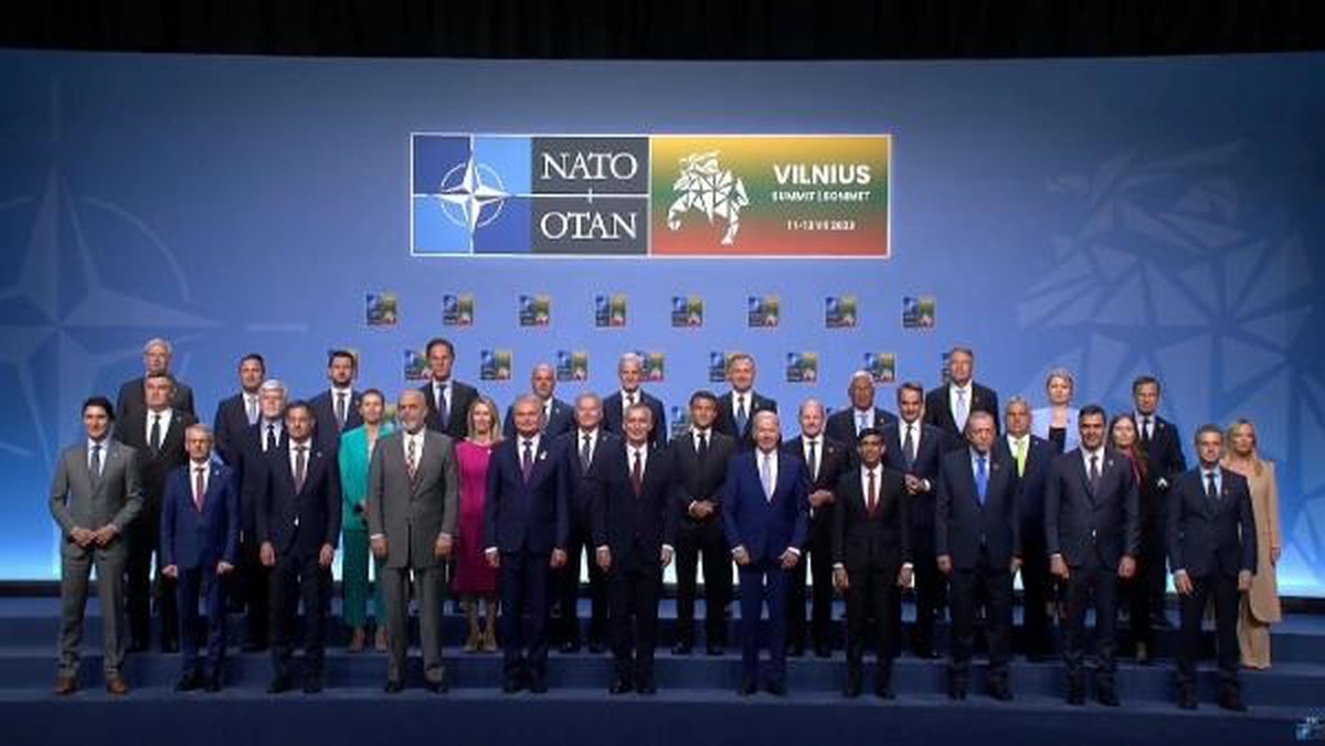 Cumhurbaşkanı Erdoğan, NATO Liderler Zirvesi\'nde aile fotoğrafı çekiminde yer aldı