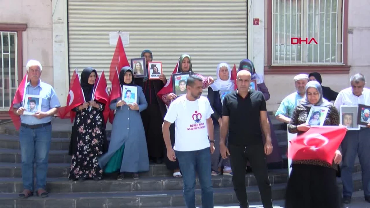 Diyarbakır\'da HDP binası önünde evlat nöbeti tutan ailelerin sayısı 361\'e yükseldi