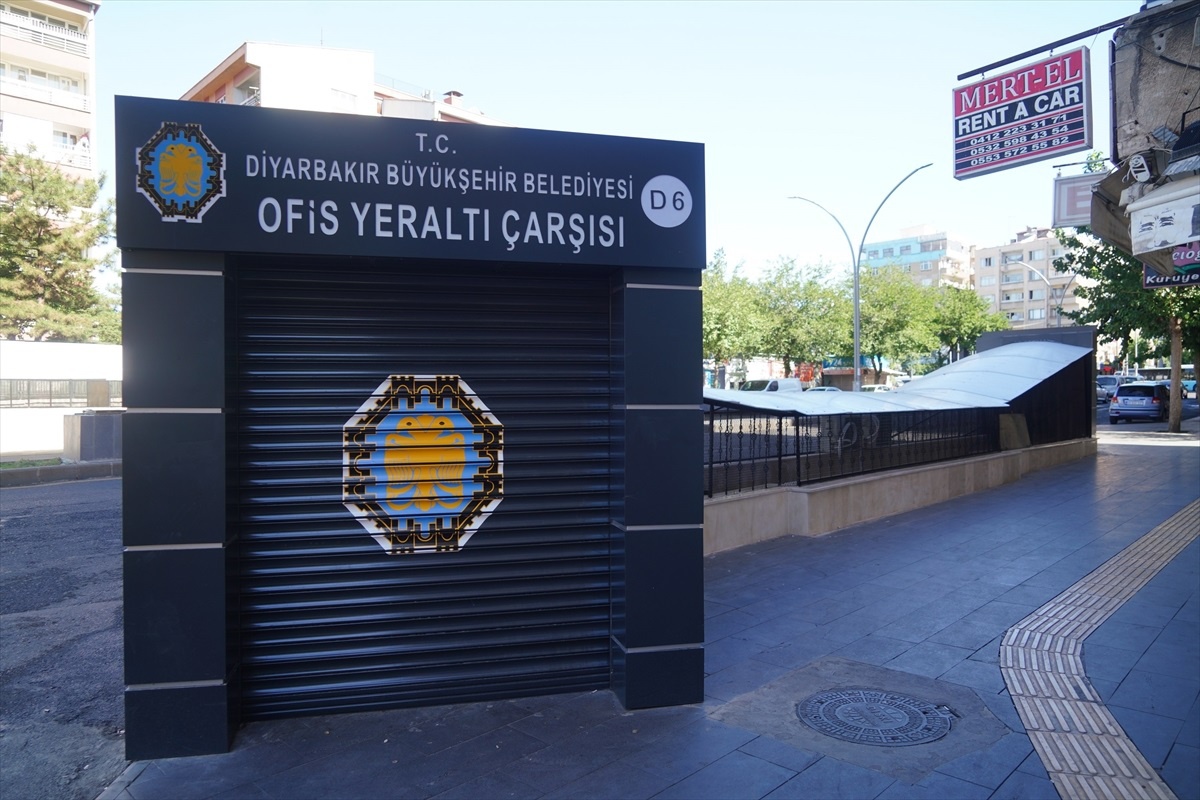Diyarbakır Büyükşehir Belediyesi Ofis Yeraltı Çarşısı Girişlerini Yeniledi