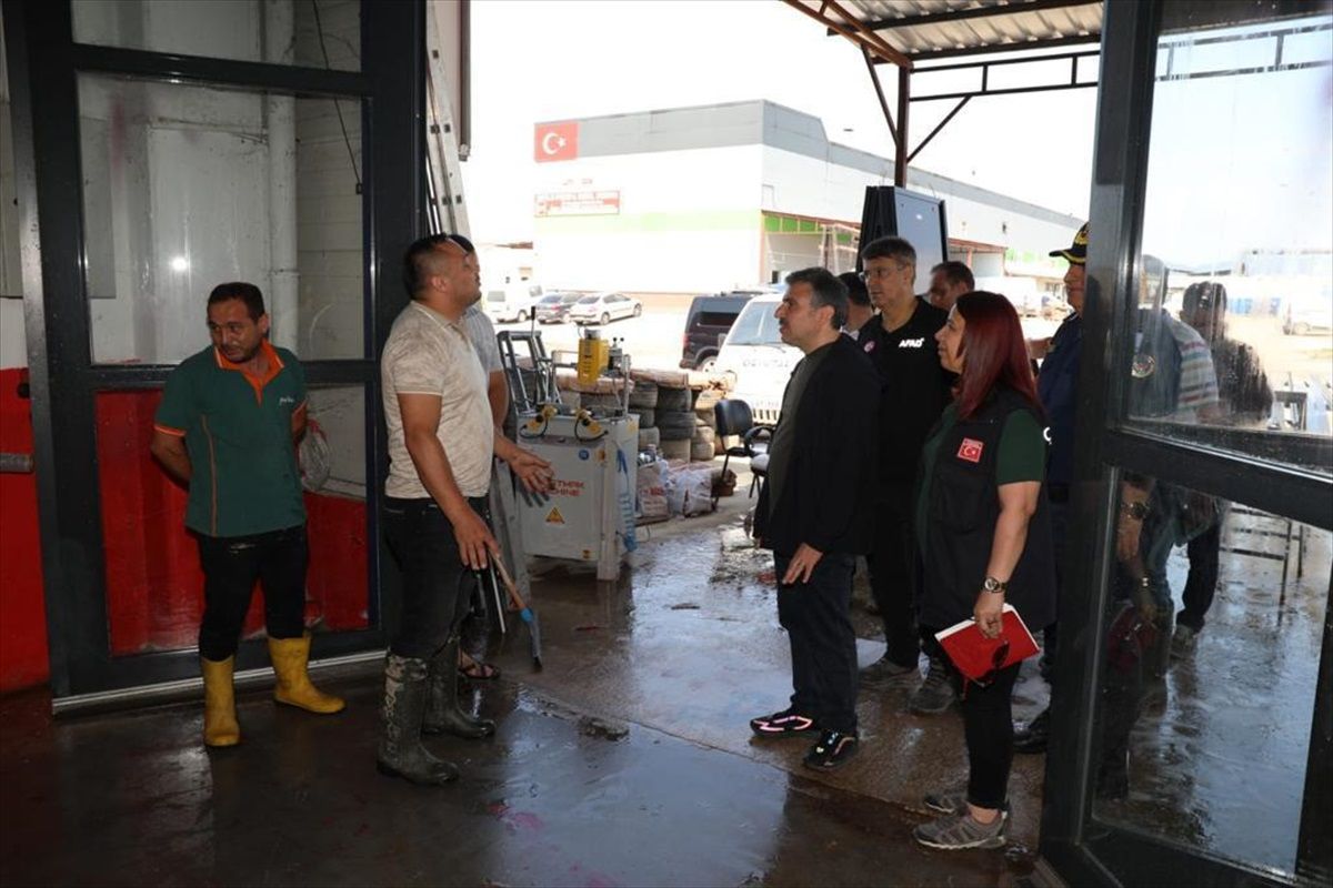 Düzce\'deki sel felaketinden sonra bakım ve onarım çalışmaları başladı