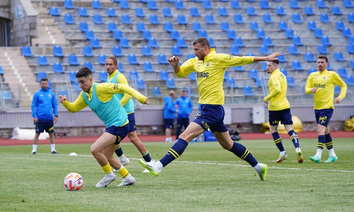 Fenerbahçe, Rusya\'da hazırlıklarına devam ediyor