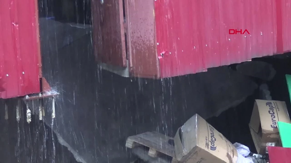 Giresun\'da su fabrikasında göçük: İşçi hala enkaz altında