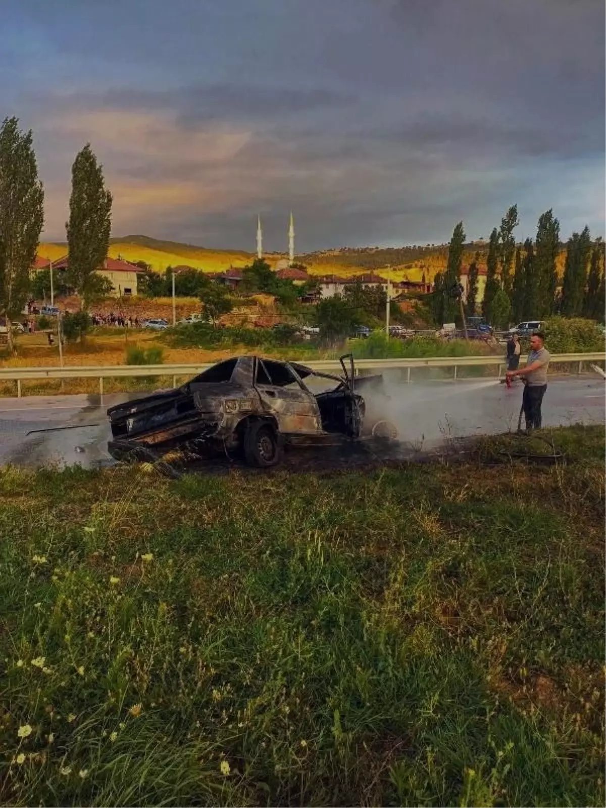 Gediz'de kavşakta korkunç kaza: 6 yaralı