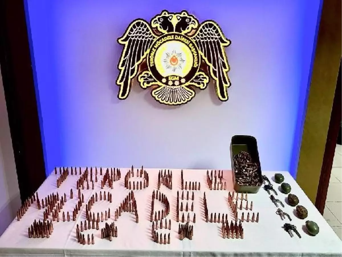 Hatay'da Otomobilde El Bombası ve Silah Fişeği Ele Geçirildi