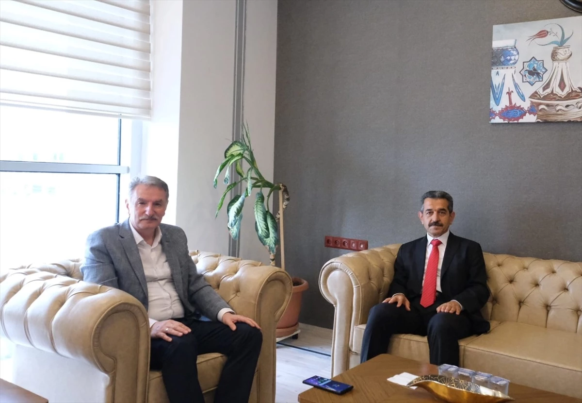Kırklareli Valisi Birol Ekici, TMO Genel Müdürü Ahmet Güldal\'ı kabul etti