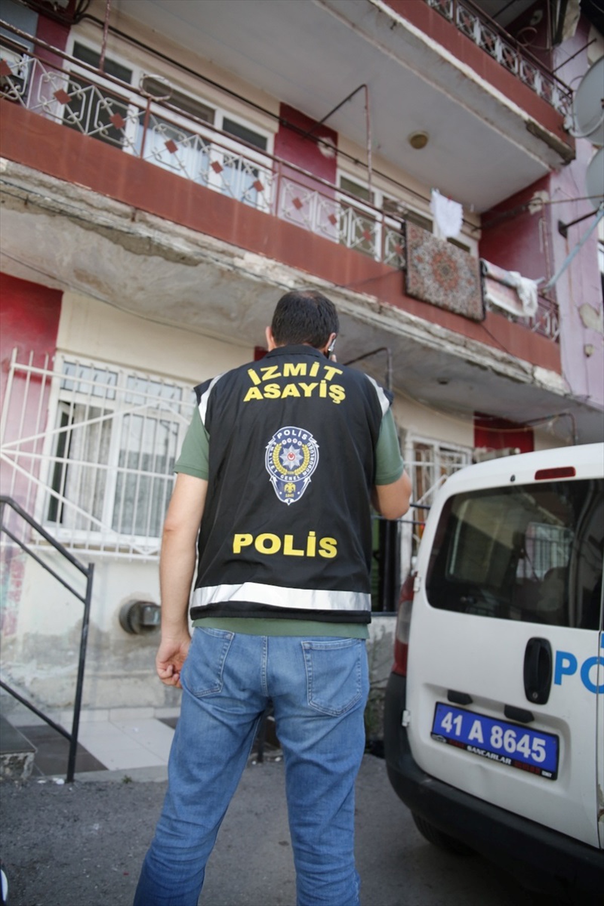 Kocaeli\'de 28 kişi hakkında yakalama kararıyla operasyon düzenlendi